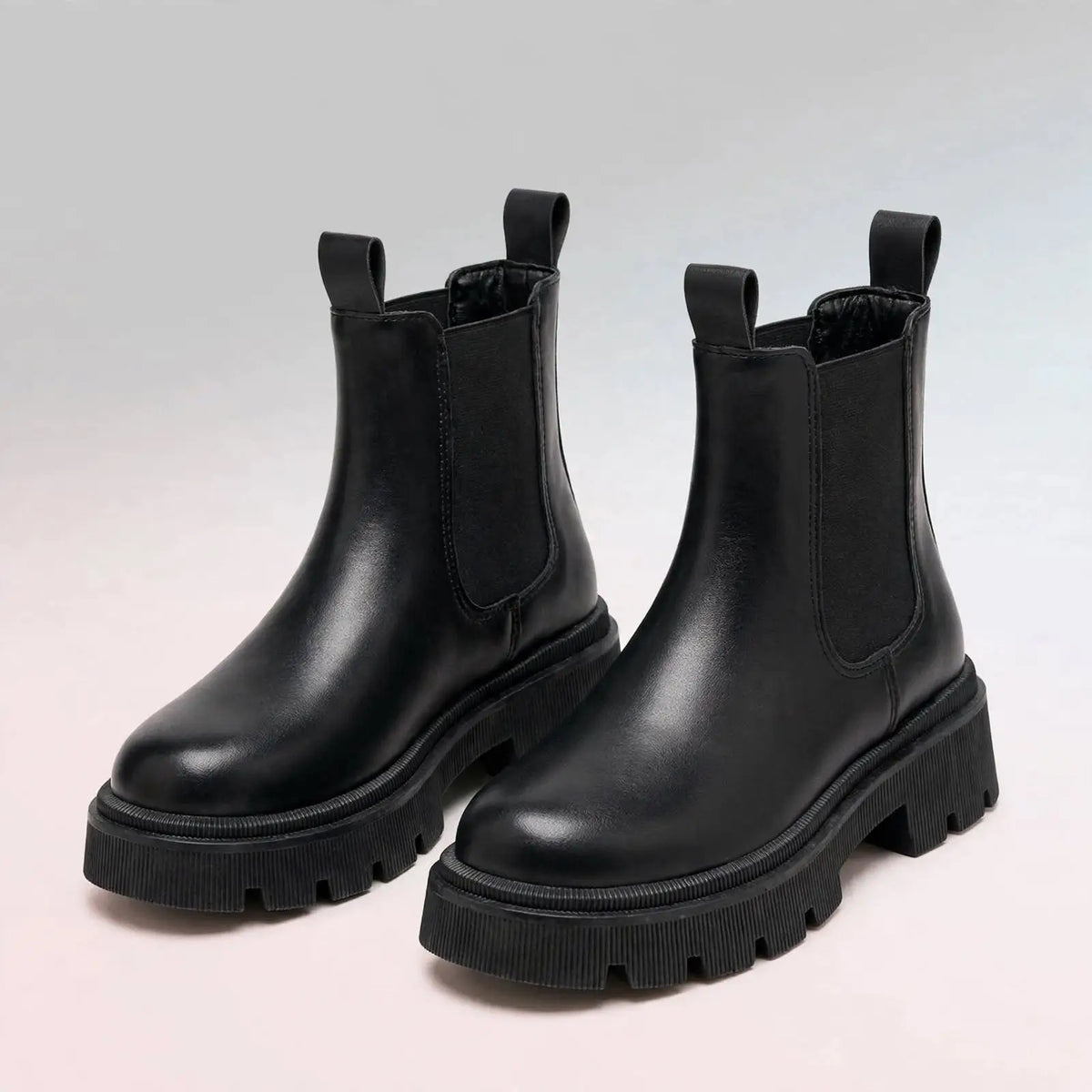 Women's Urban Edge Chelsea Boots – Classic