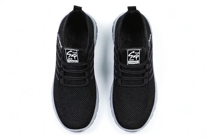 Light Sneaker With Soft Bottom