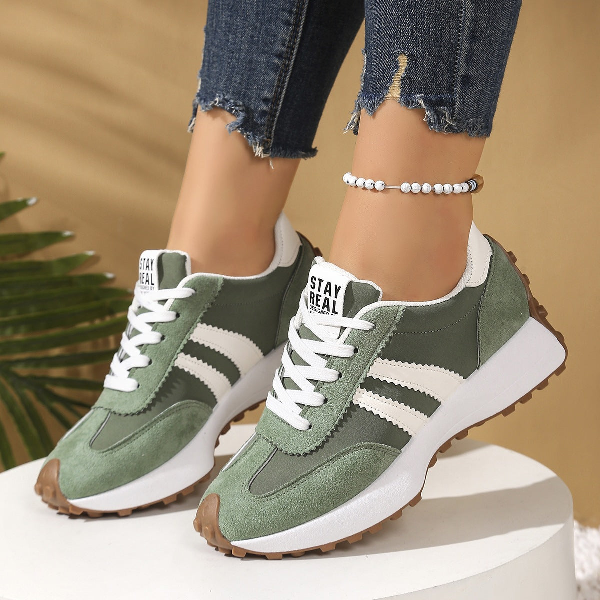 Women's Retro Stride Classic Sneakers